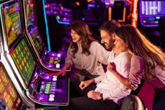 a8o slot ပလက်ဖောင်း မြန်မာ player မိုဘိုင်း APP ဖြင့် ကစားနေသည်